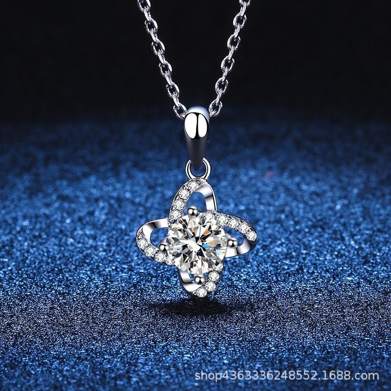 Béra&Co Bloom Moissanite Necklace