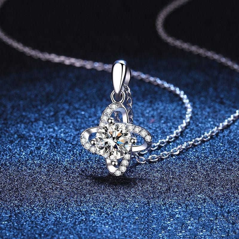 Béra&Co Bloom Moissanite Necklace