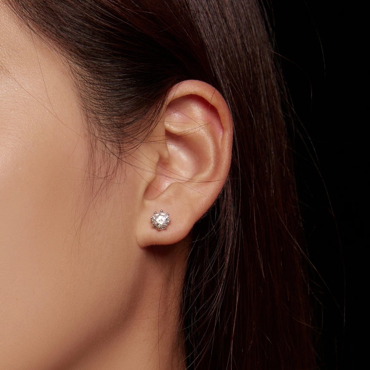 Béra&Co Classic Moissanite Stud Earrings