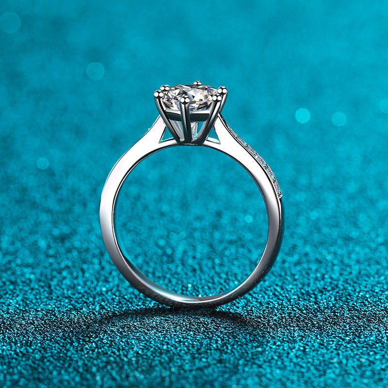 Béra&Co Classic Solitaire Moissanite Ring