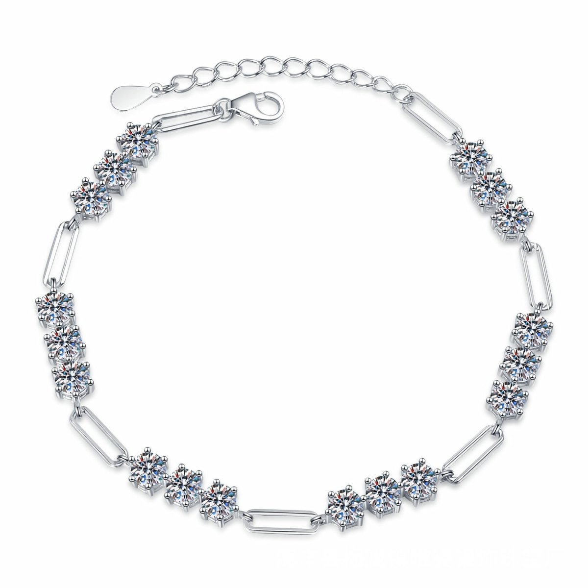 Béra&Co Dazzling Cluster Moissanite Bracelet