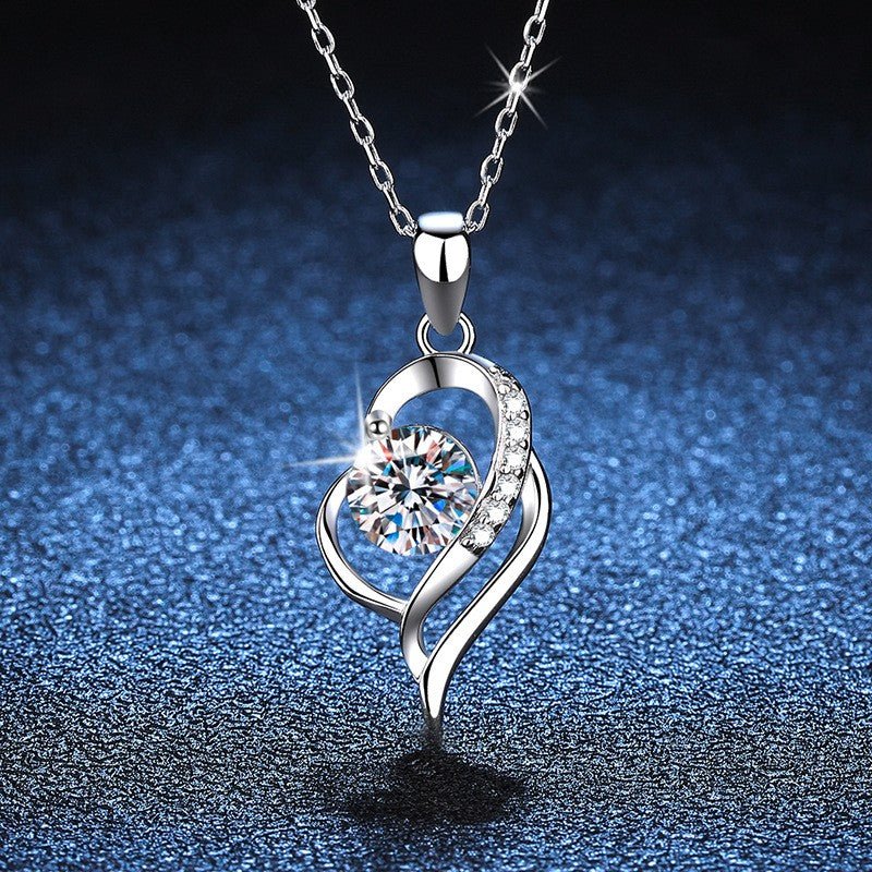Béra&Co Eternal Heart Moissanite Necklace