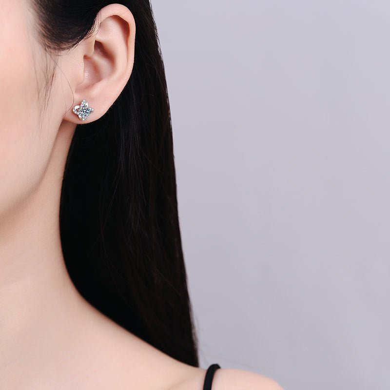 Béra&Co Starlight Bloom Moissanite Stud Earrings