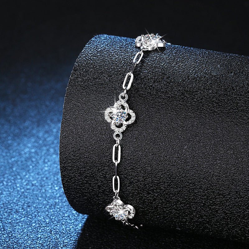 Béra&Co Triple Bloom Moissanite Bracelet