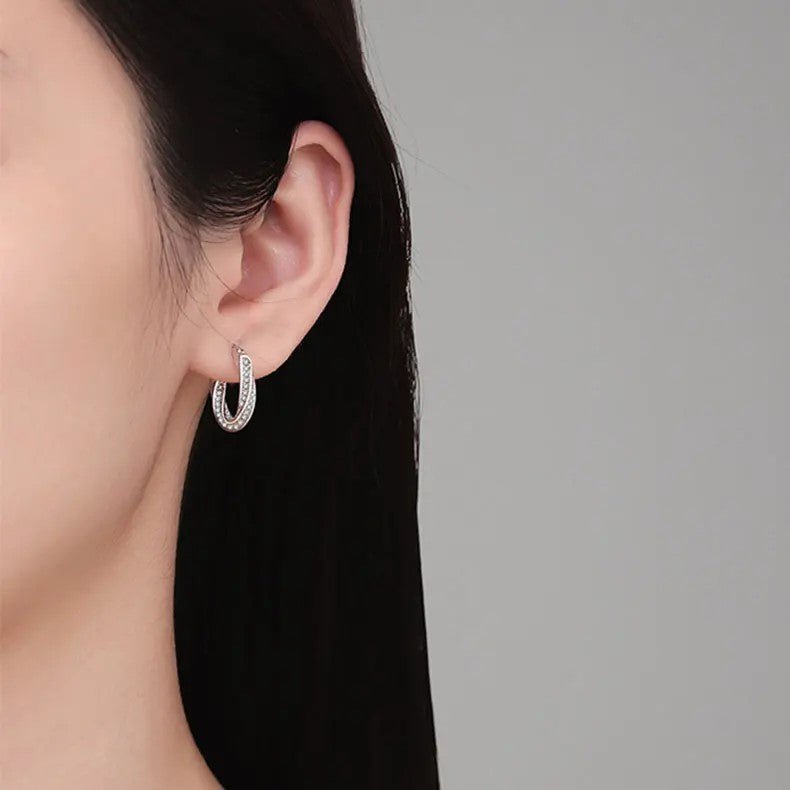 Béra&Co Twisted Elegance Moissanite Hoop Earrings