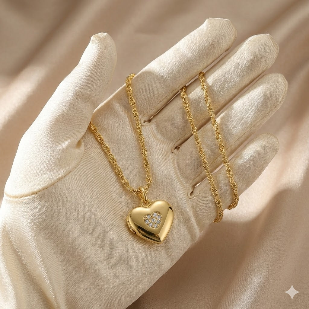 Béra&co. Interlocking Heart Necklace