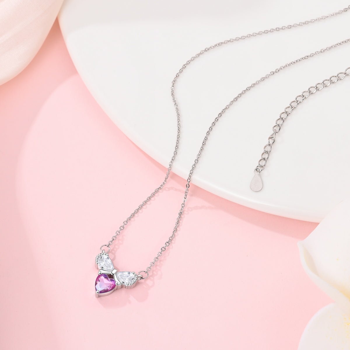 Bow & Heart Elegance Necklace