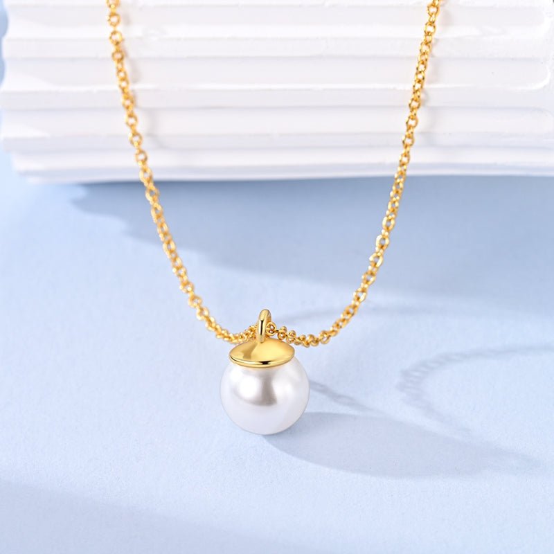 Classic Gold Pearl Pendant Necklace