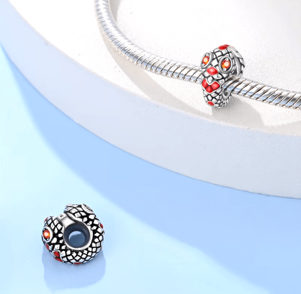 Glowing Ruby-Eyed Snake Charm