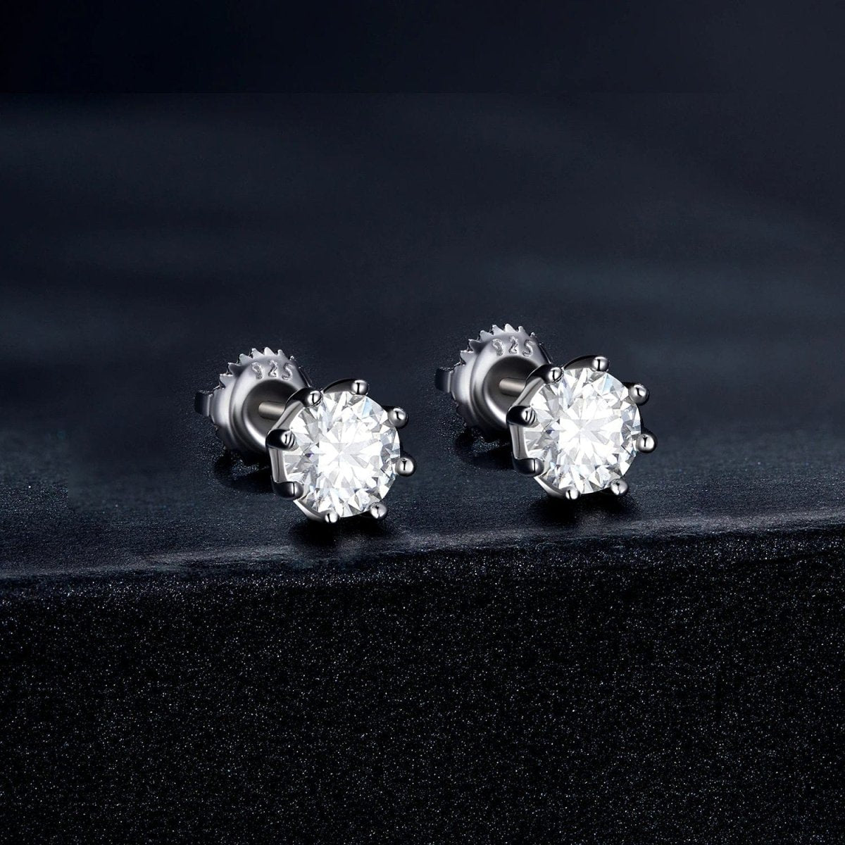 Béra&Co Classic Moissanite Stud Earrings