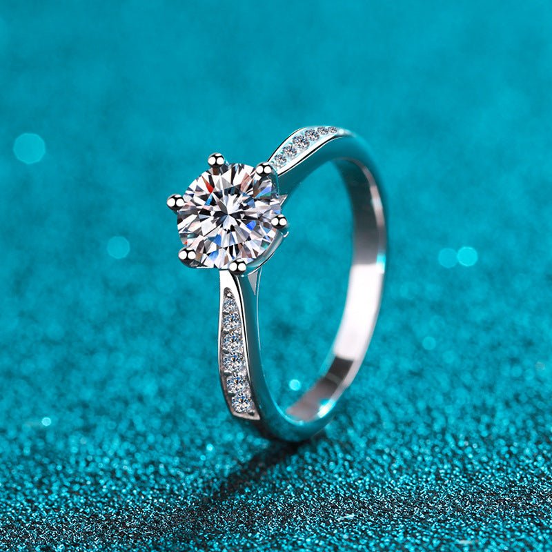 Béra&Co Classic Solitaire Moissanite Ring