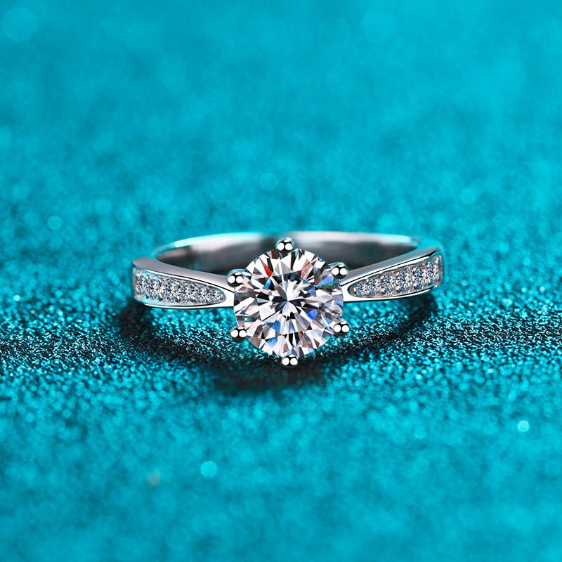 Béra&Co Classic Solitaire Moissanite Ring