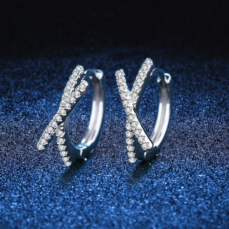 Béra&Co Crisscross Pavé Moissanite Hoop Earrings