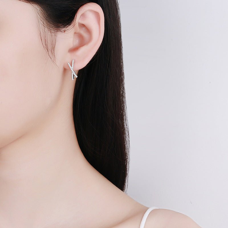 Béra&Co Crisscross Pavé Moissanite Hoop Earrings