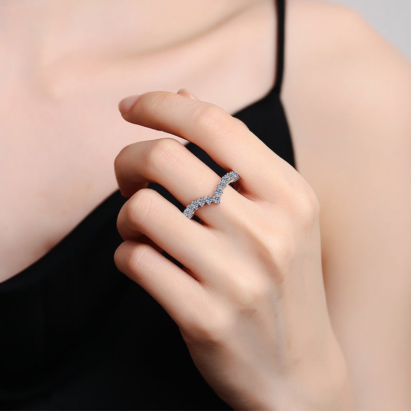 Béra&Co Crown Gleam Moissanite Ring