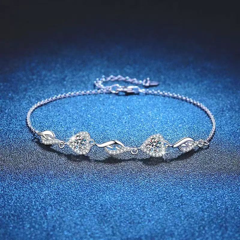 Béra&Co Eternal Hearts Moissanite Bracelet