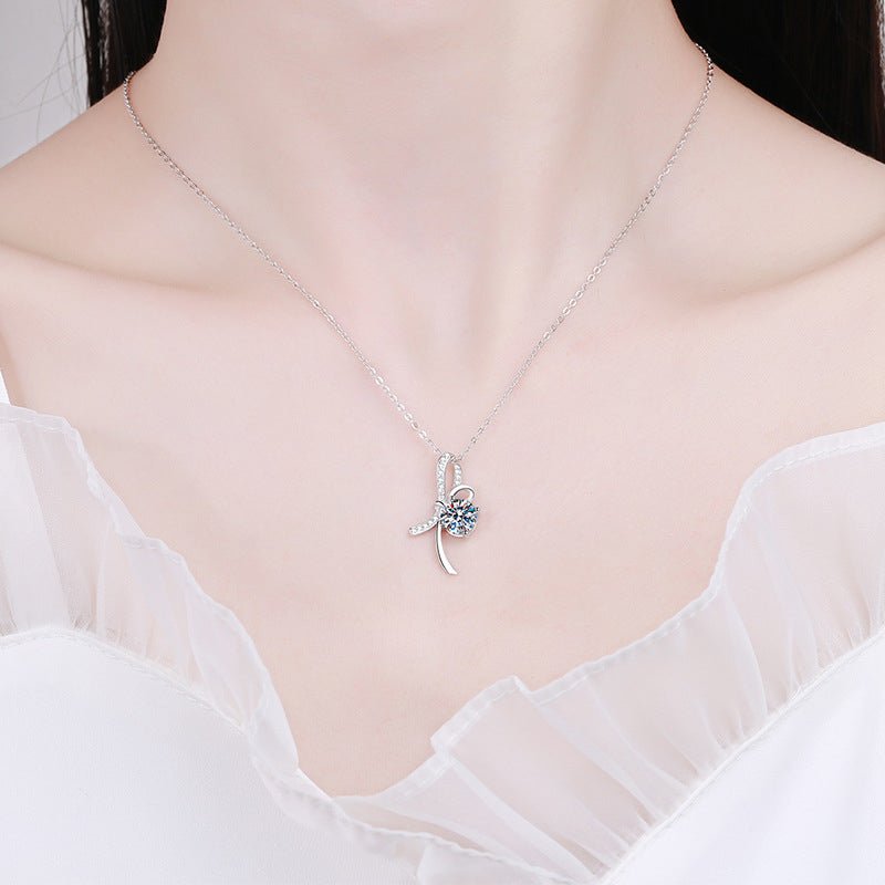 Béra&Co Graceful Ribbon Moissanite Necklace