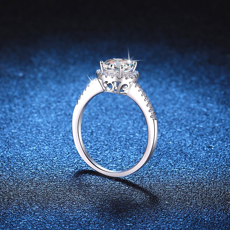 Béra&Co Halo Radiance Moissanite Ring