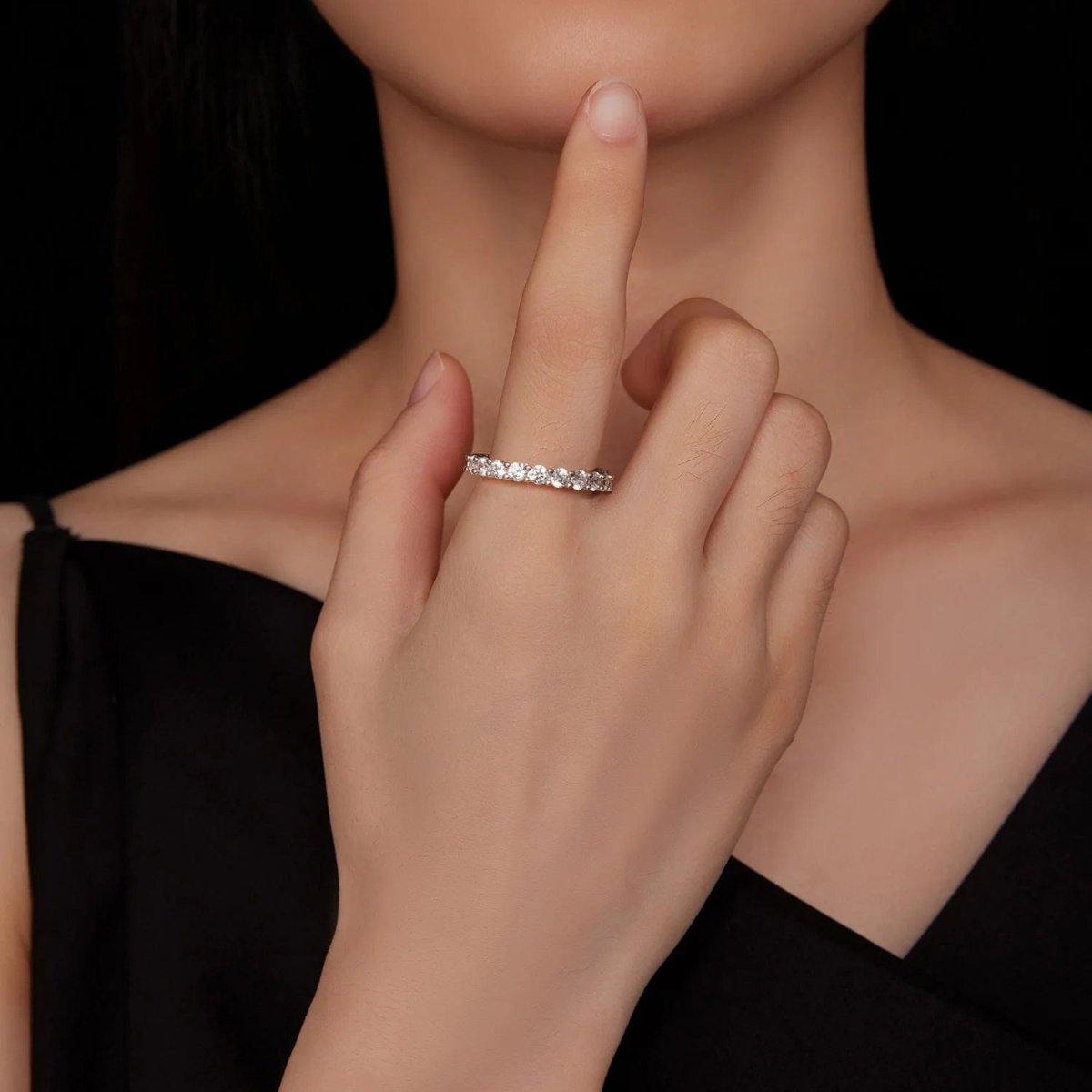 Béra&Co Moissanite Eternity Band