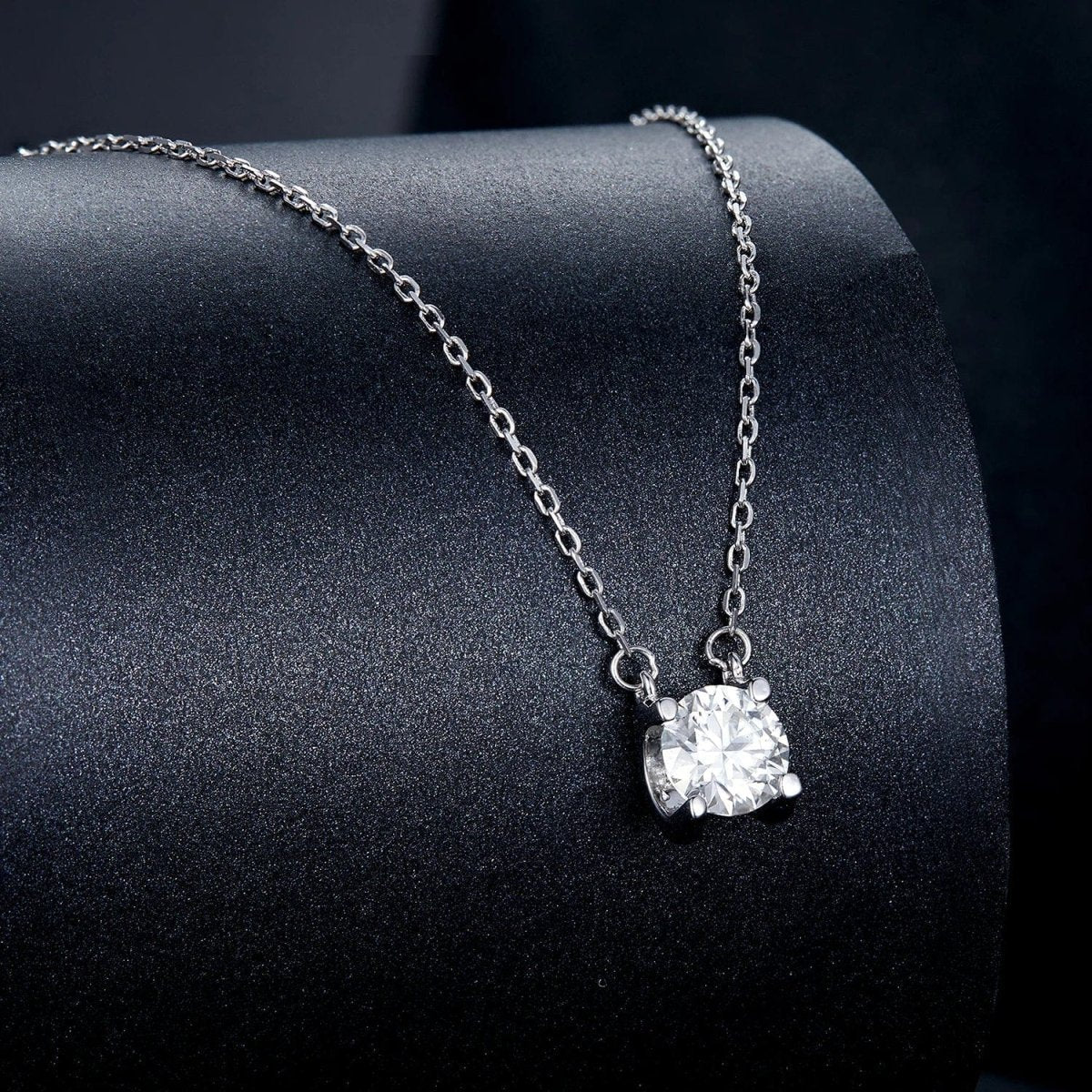Béra&Co Moissanite Pendant Necklace
