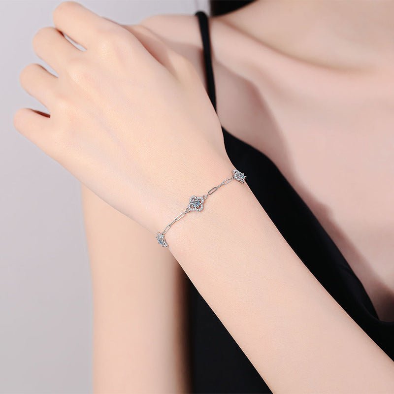 Béra&Co Triple Bloom Moissanite Bracelet
