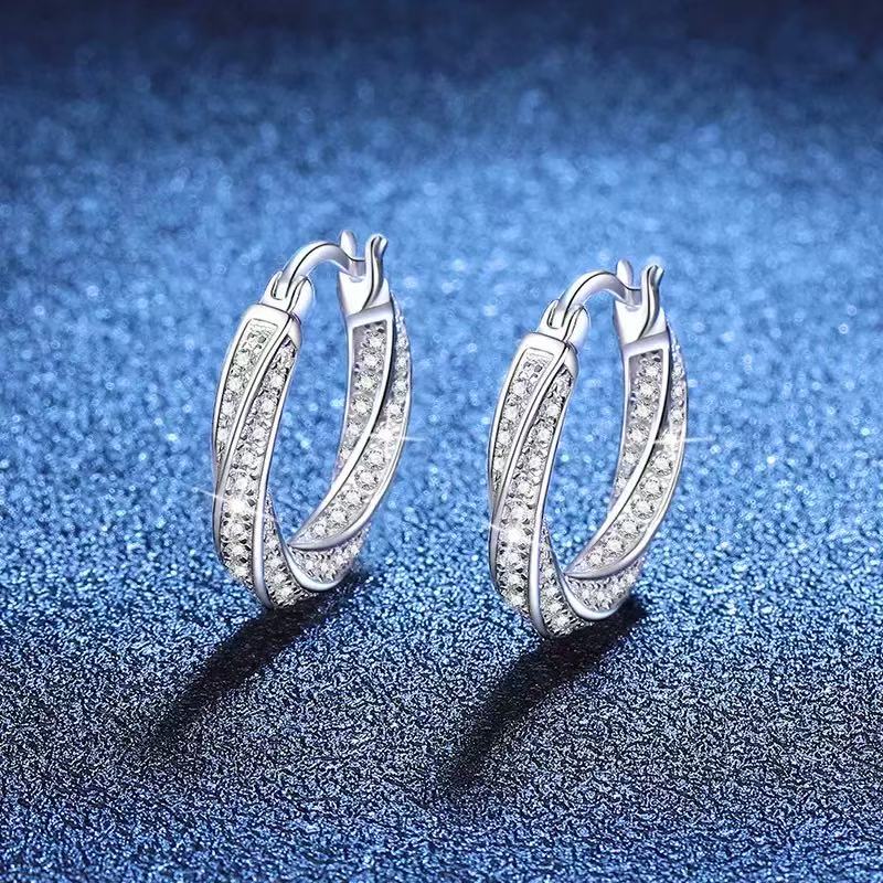 Béra&Co Twisted Elegance Moissanite Hoop Earrings