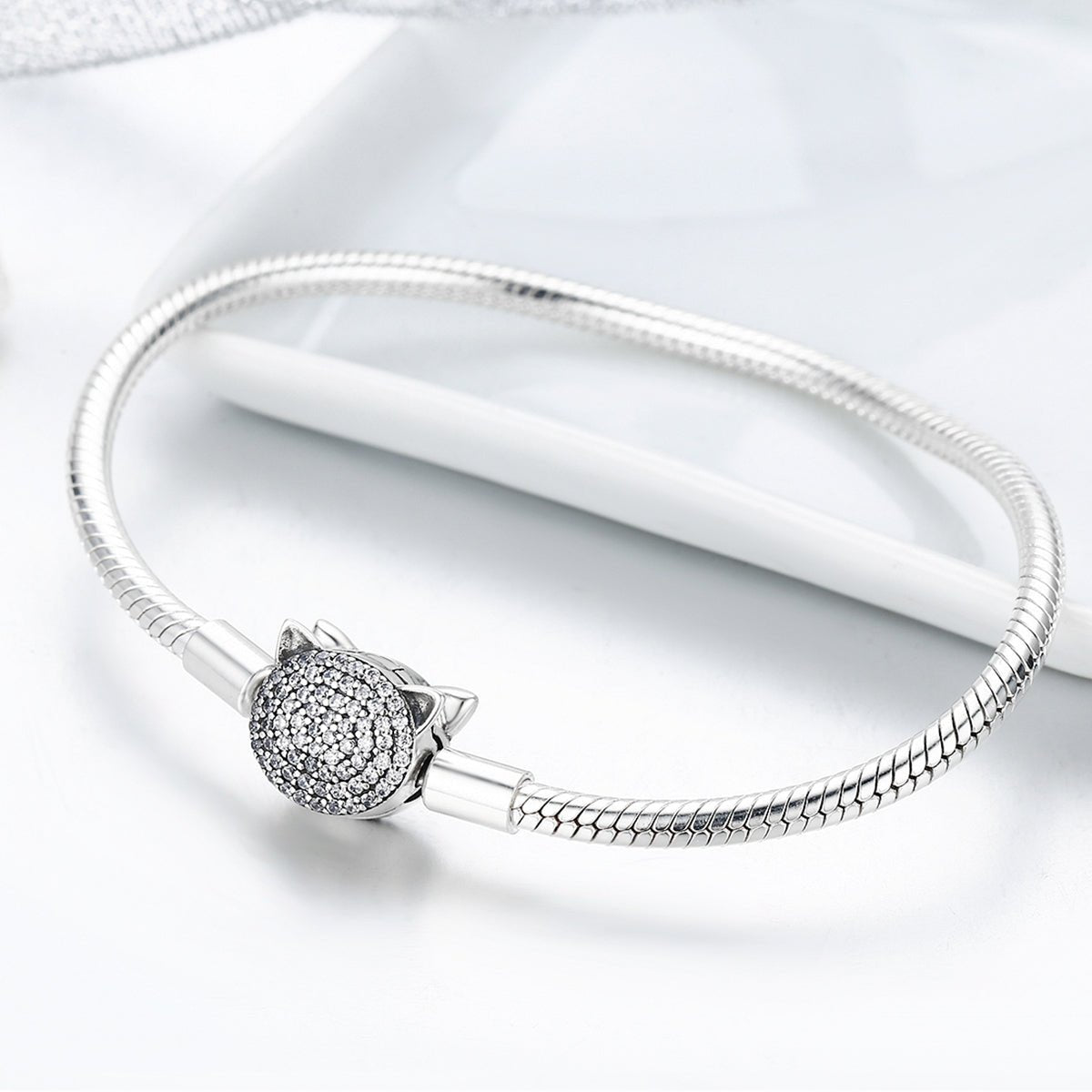 Sparkling Cat Clasp Charm Bracelet